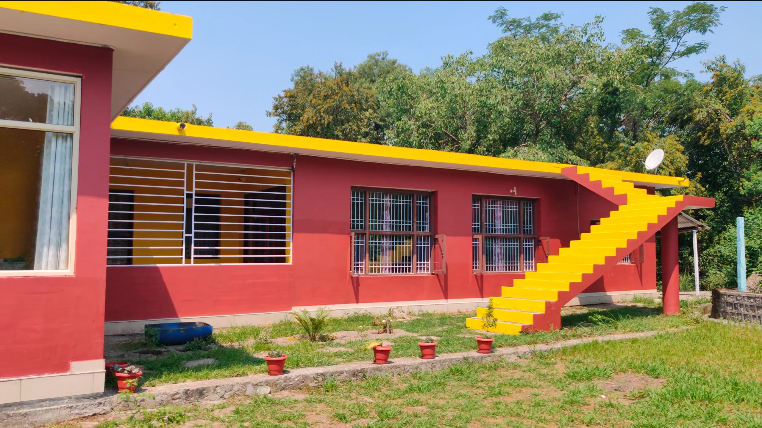 Private, women-only residential setting at Vaishalya Wellness, Sullah, Palampur